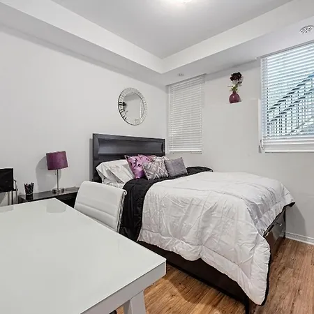 Appartement Beautiful Townhouse Near Yorkdale Mall, Wilson Subway